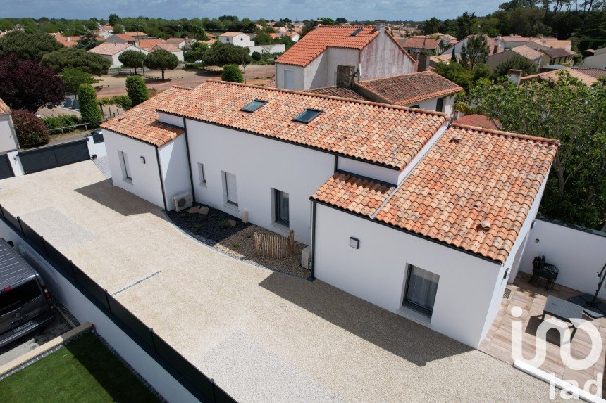 Maison 12 pièces de 217 m² à Jard-sur-Mer (85520)