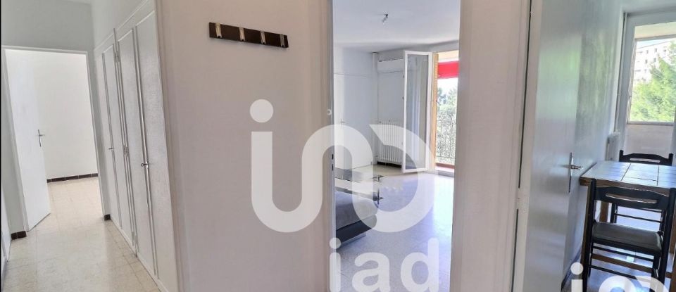 Appartement 3 pièces de 63 m² à Marseille (13012)