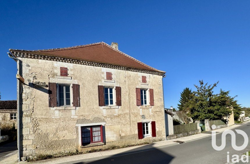 Village house 9 rooms of 199 m² in Saint-Martial (16190)