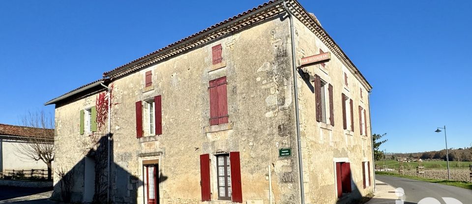 Village house 9 rooms of 199 m² in Saint-Martial (16190)