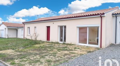 Pavillon 5 pièces de 92 m² à Chapelle-Viviers (86300)