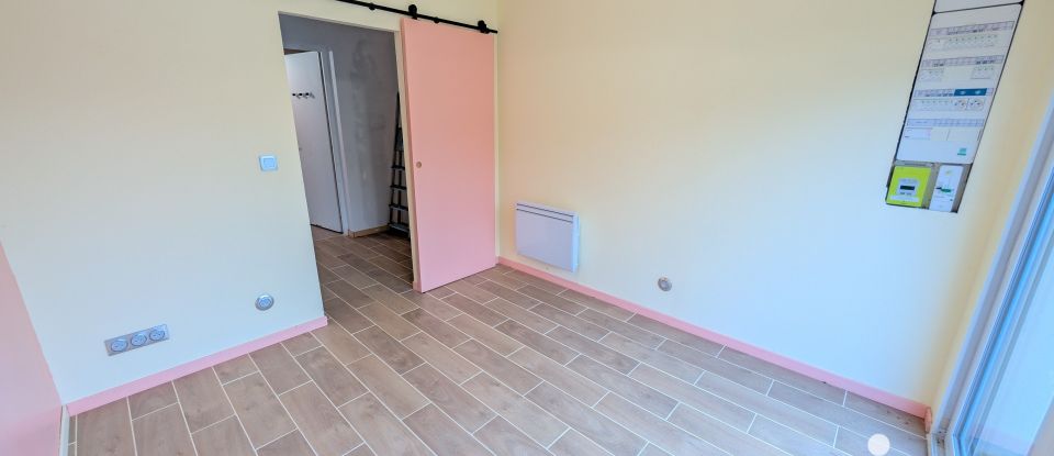 Pavillon 5 pièces de 92 m² à Chapelle-Viviers (86300)