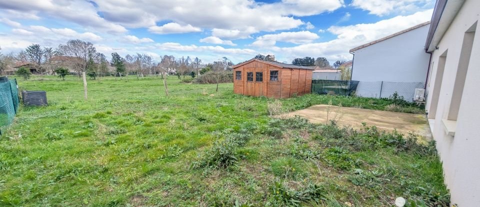 Pavillon 5 pièces de 92 m² à Chapelle-Viviers (86300)