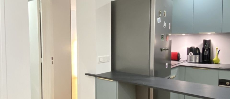 Appartement 3 pièces de 49 m² à Paris (75017)