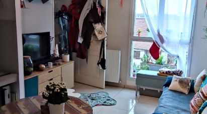 Studio 1 room of 25 m² in Vaires-sur-Marne (77360)