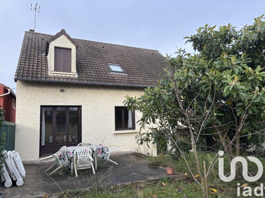 House 5 rooms of 104 m² in Les Mureaux (78130)