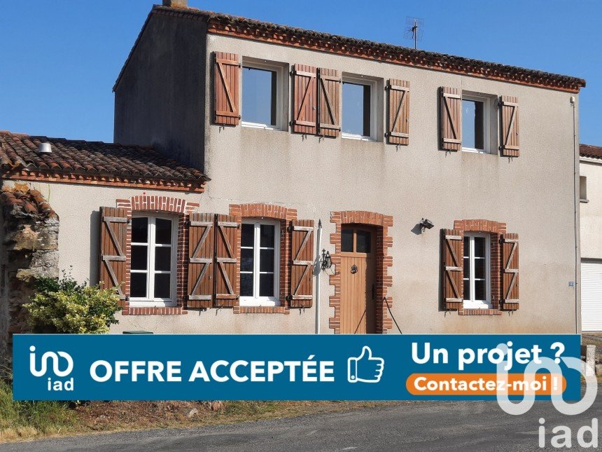 Village house 5 rooms of 98 m² in Saint-Lumine-de-Clisson (44190)