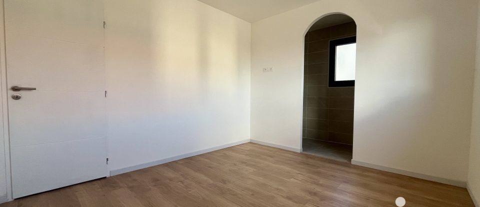 Maison 5 pièces de 117 m² à Pézilla-la-Rivière (66370)