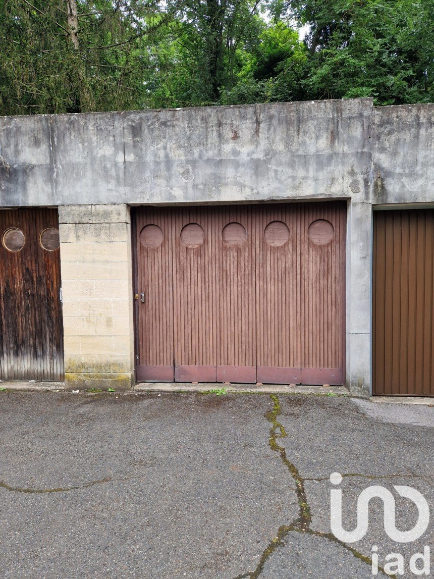 Parking of 12 m² in Étiolles (91450)