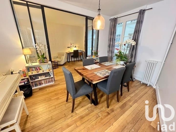 Appartement 3 pièces de 54 m² à Paris (75016)