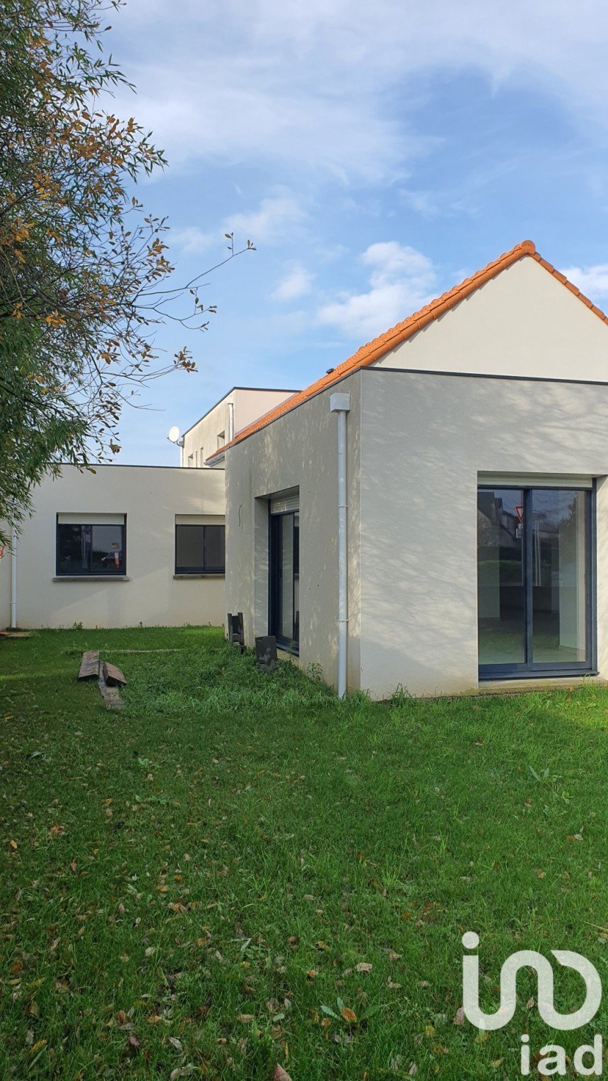 House 5 rooms of 113 m² in Sainte-Luce-sur-Loire (44980)