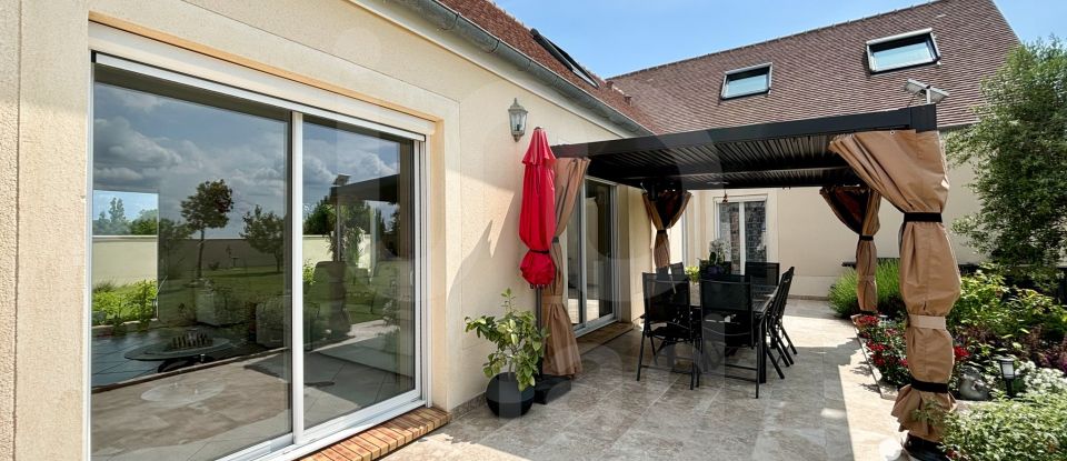 Maison 8 pièces de 240 m² à Poligny (77167)