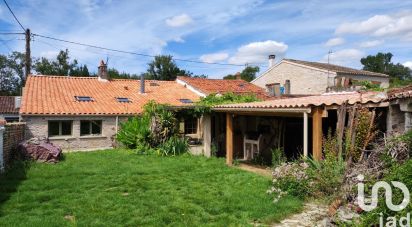 Longere 5 rooms of 180 m² in Saint-Agnant (17620)