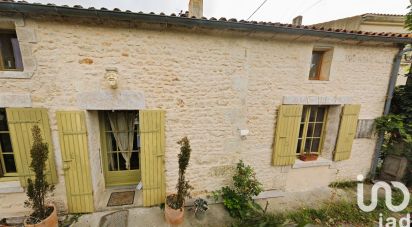 Longere 5 rooms of 180 m² in Saint-Agnant (17620)