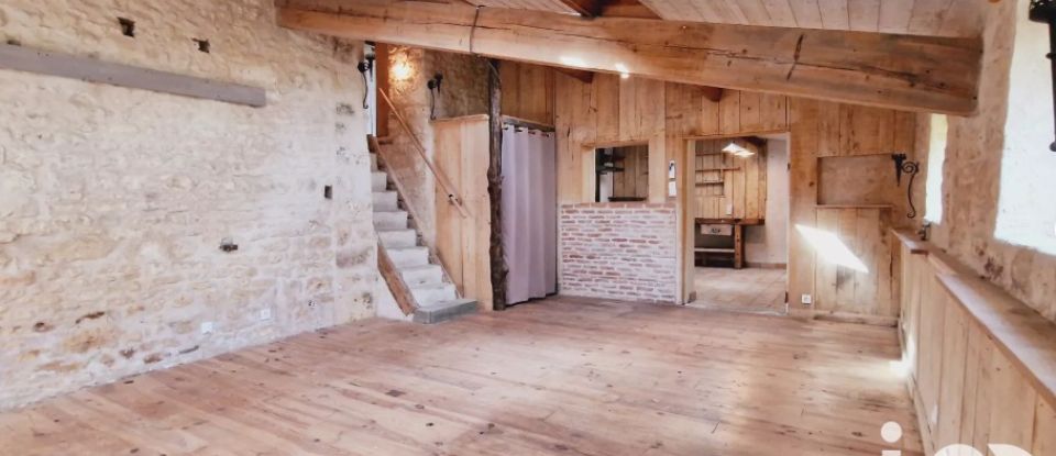 Longere 5 rooms of 180 m² in Saint-Agnant (17620)