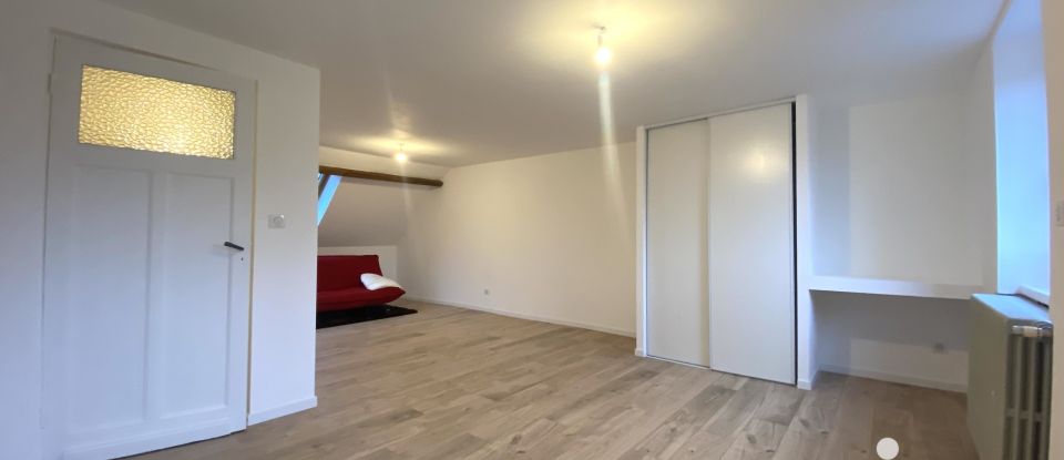 Maison 6 pièces de 172 m² à Roncq (59223)