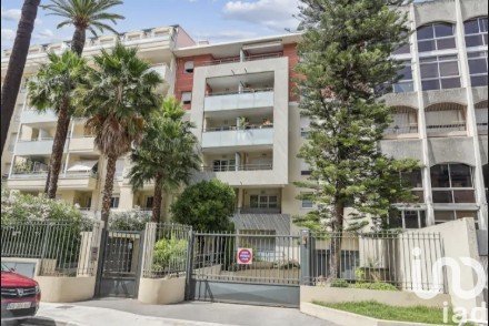 Apartment 3 rooms of 52 m² in Nice (06100)