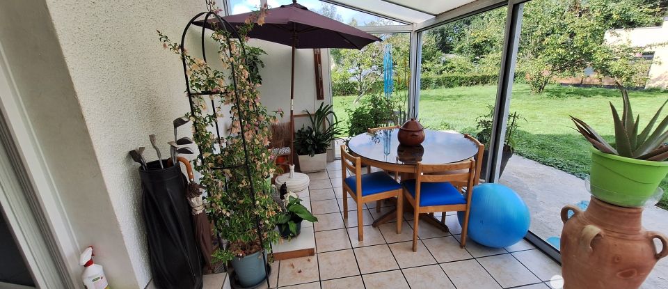 Traditional house 5 rooms of 97 m² in Pleslin-Trigavou (22490)