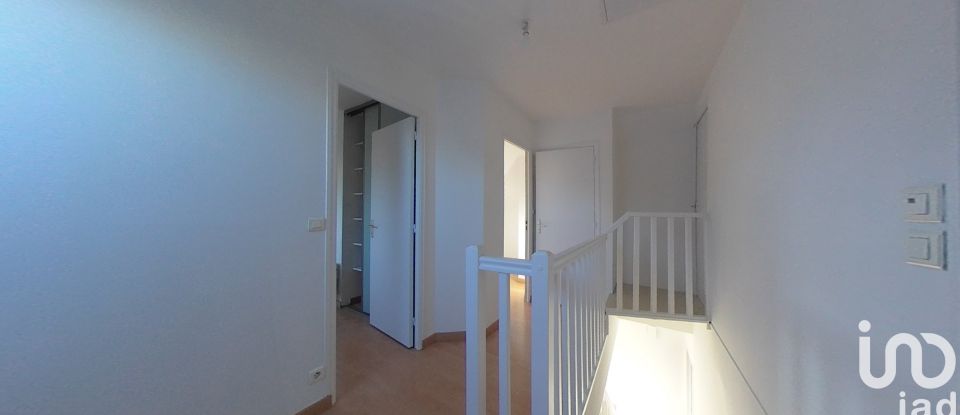 Triplex 5 rooms of 83 m² in Rennes (35700)