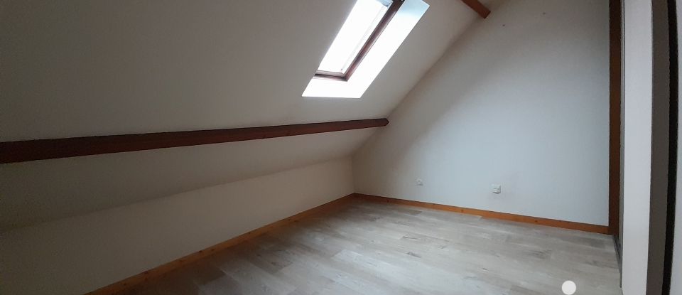 Maison traditionnelle 6 pièces de 120 m² à Crégy-lès-Meaux (77124)