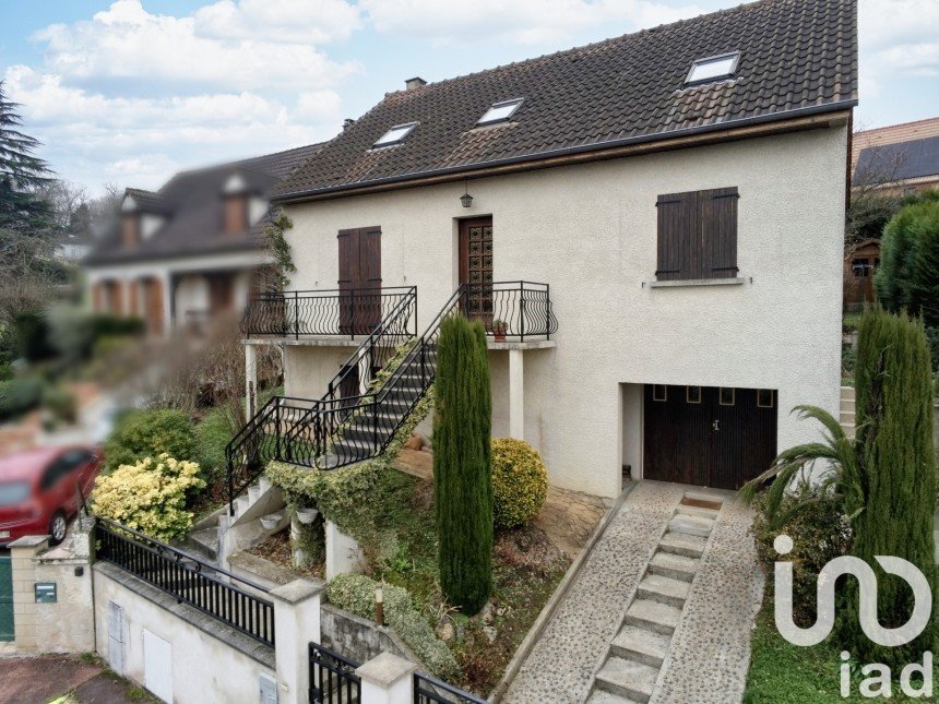 Maison traditionnelle 6 pièces de 120 m² à Crégy-lès-Meaux (77124)