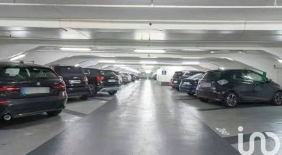 Parking of 12 m² in Paris (75009)