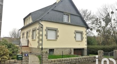 Maison traditionnelle 7 pièces de 155 m² à Mayenne (53100)