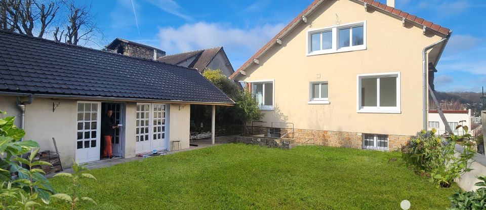 House 7 rooms of 160 m² in Villebon-sur-Yvette (91140)