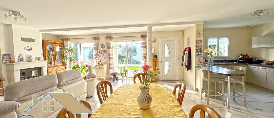 House 6 rooms of 160 m² in Saint-Palais-sur-Mer (17420)