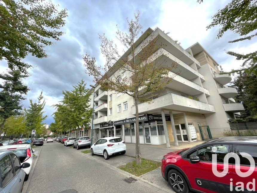 Apartment 3 rooms of 63 m² in Échirolles (38130)