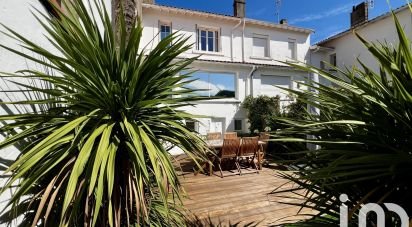 Town house 5 rooms of 110 m² in Royan (17200)