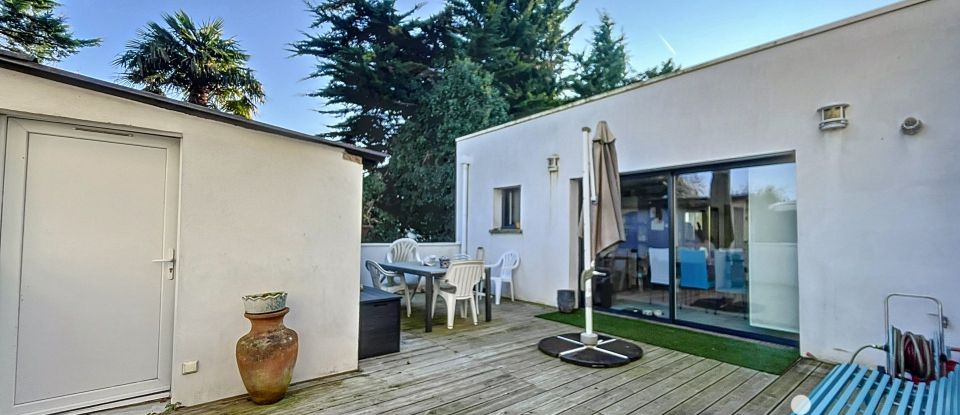 House 6 rooms of 202 m² in Saint-Sébastien-sur-Loire (44230)