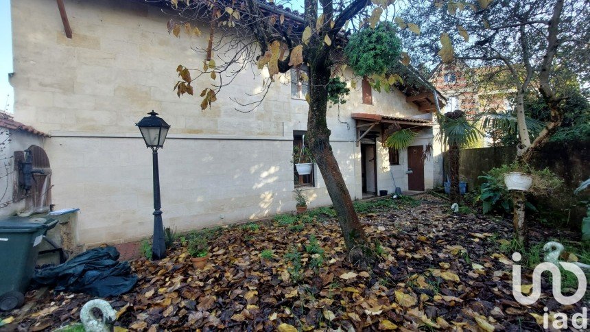 House 7 rooms of 169 m² in Castillon-la-Bataille (33350)