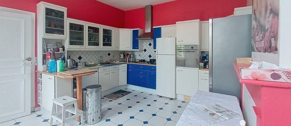 Maison 7 pièces de 250 m² à Lambres-lez-Douai (59552)