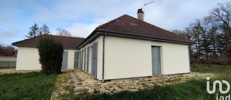 Pavillon 4 pièces de 116 m² à Brinon-sur-Sauldre (18410)