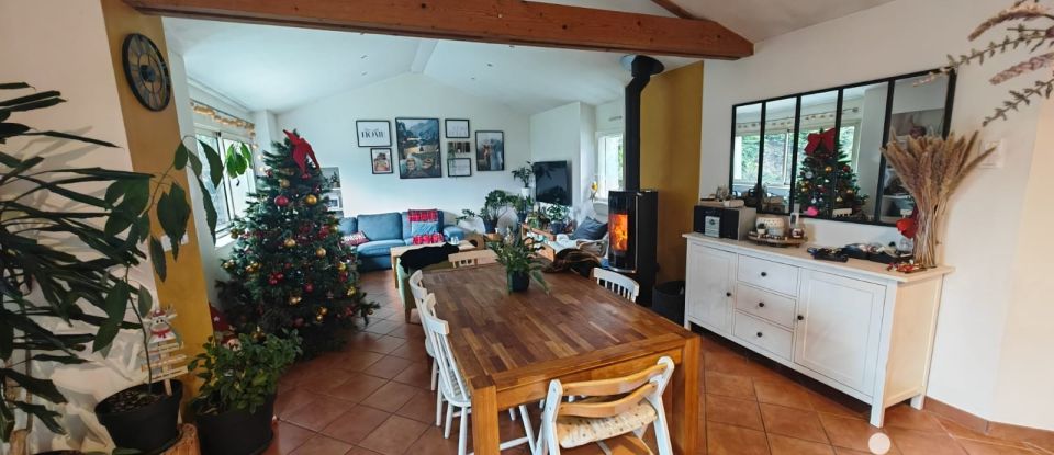 Country house 4 rooms of 115 m² in Vendrennes (85250)