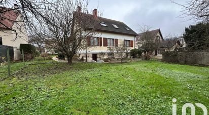 Traditional house 6 rooms of 145 m² in Orsay (91400)