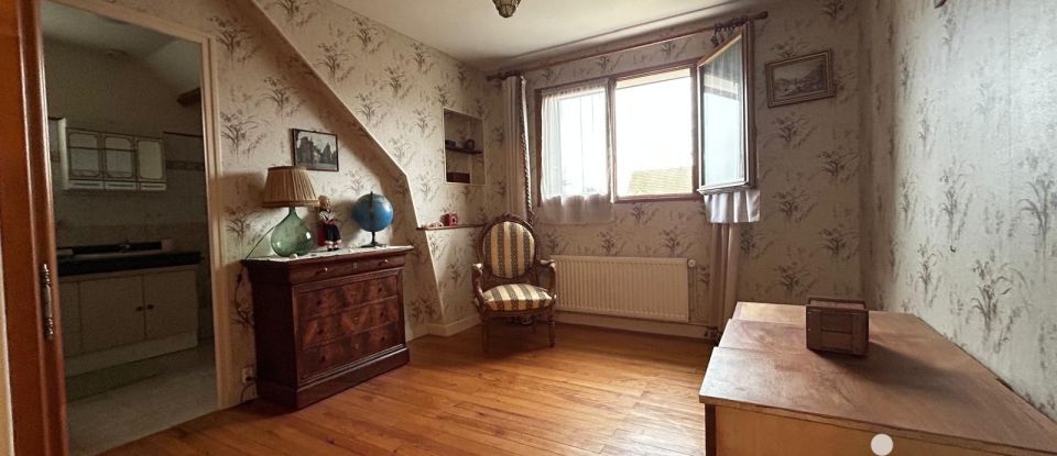 Traditional house 6 rooms of 145 m² in Orsay (91400)