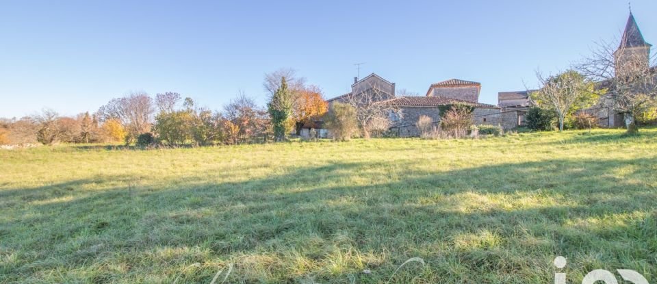 Maison traditionnelle 8 pièces de 212 m² à Mauroux (46700)