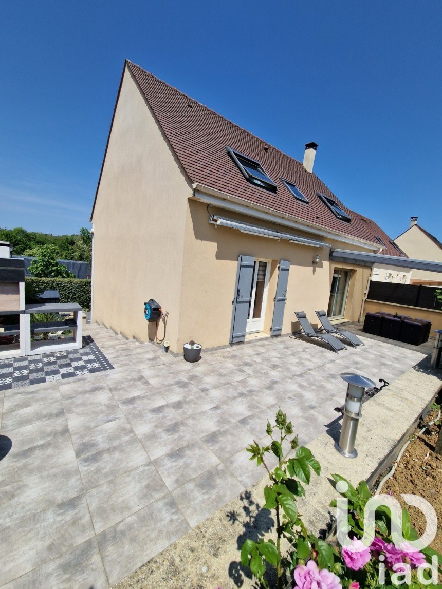 Maison 7 pièces de 140 m² à Moussy-le-Neuf (77230)