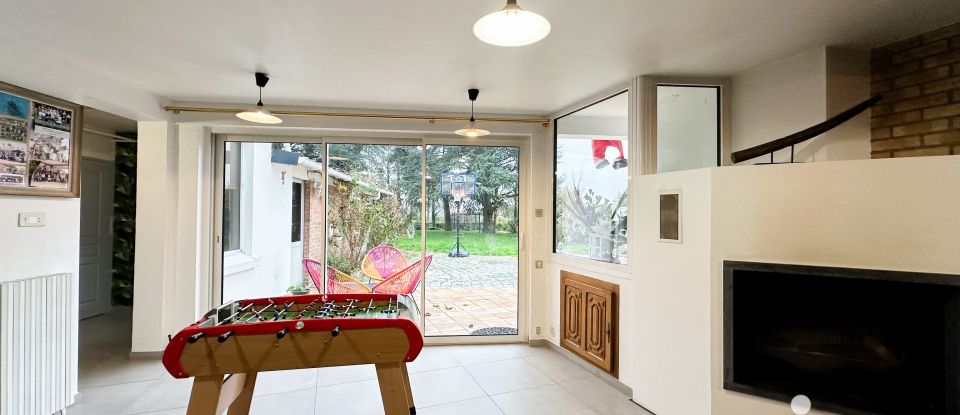 Maison 7 pièces de 210 m² à Flines-lez-Raches (59148)