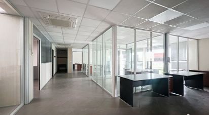 Offices of 200 m² in Santeny (94440)