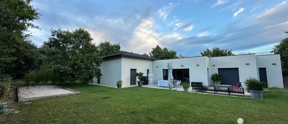 Maison 5 pièces de 130 m² à Grignan (26230)