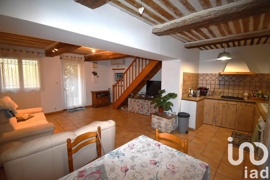 Village house 3 rooms of 72 m² in Mollégès (13940)