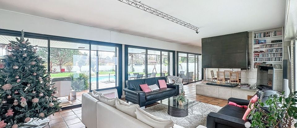 Maison 10 pièces de 257 m² à Dax (40100)