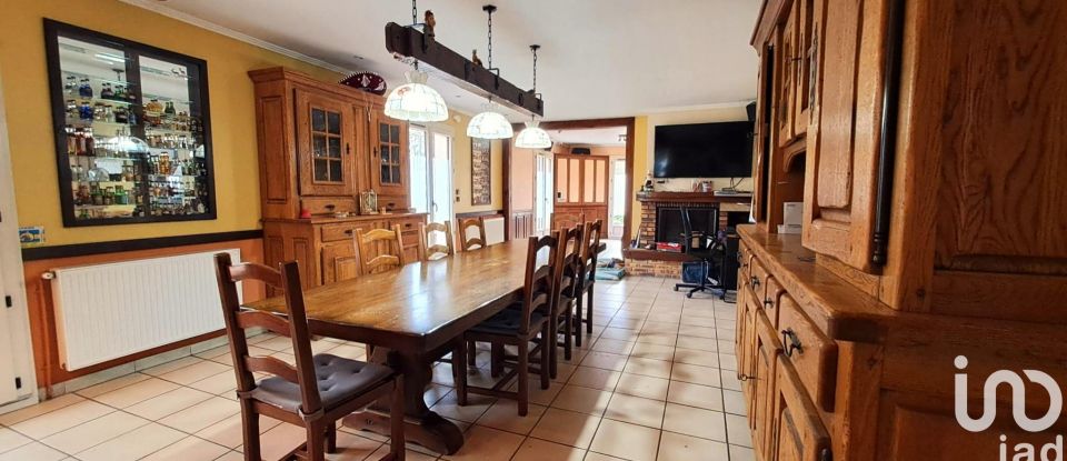 Traditional house 9 rooms of 200 m² in Courtenay (45320)