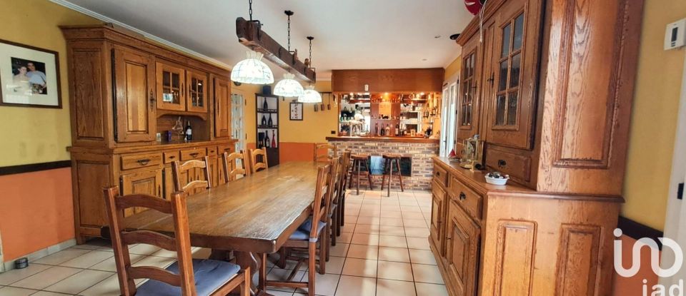 Traditional house 9 rooms of 200 m² in Courtenay (45320)