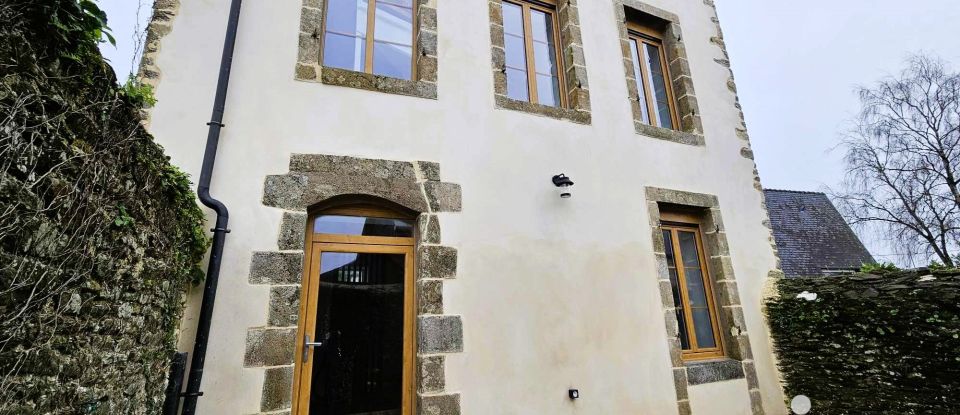 Traditional house 5 rooms of 90 m² in Carhaix-Plouguer (29270)