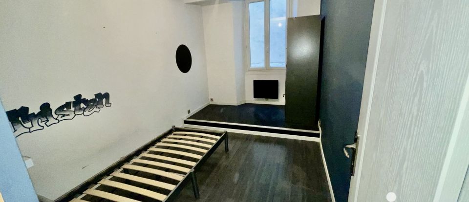 Maison 14 pièces de 400 m² à Bourg-Saint-Andéol (07700)