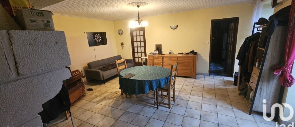 House 6 rooms of 97 m² in Saint-Mars-sur-la-Futaie (53220)